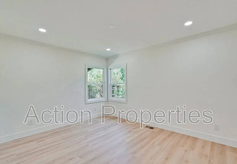 207 Haight St — Photo 16
