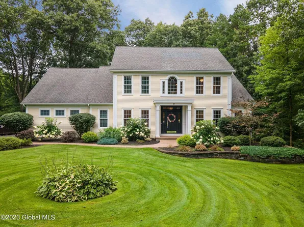 17 Huntington Court, Saratoga Springs, NY 12866