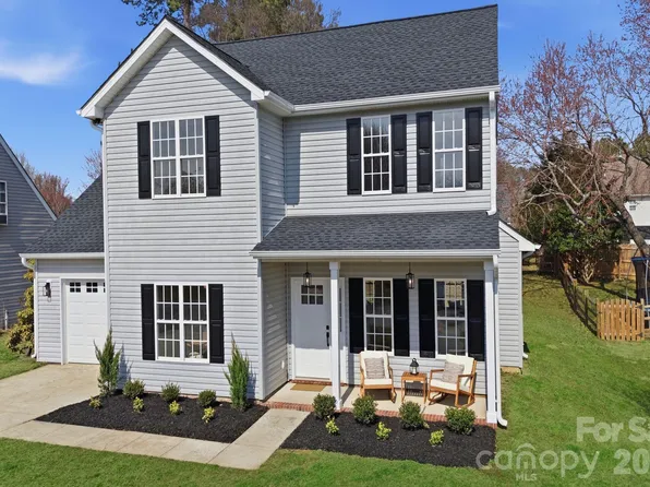 171 Kristens Court Dr, Mooresville, NC 28115