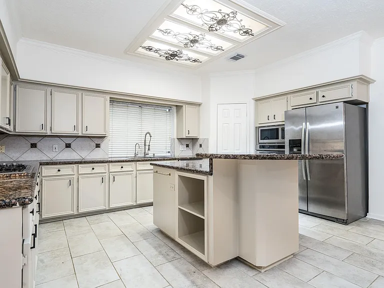 14207 Vista Mar Cir — Photo 38