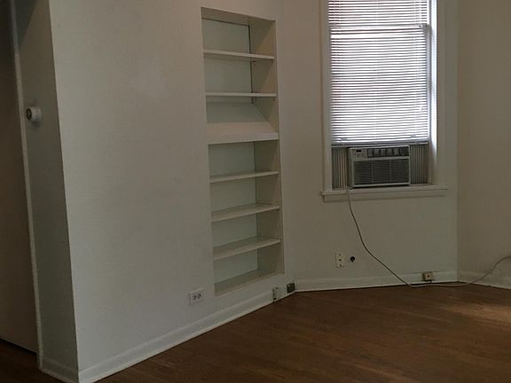 5th image of 2754 N Kenmore Ave #1