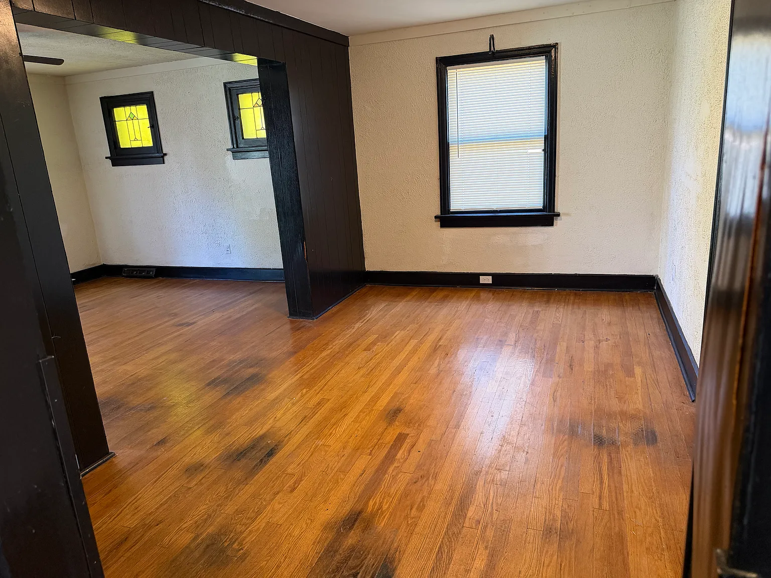 3 bed, 918 sqft, $1,300 — Photo 3