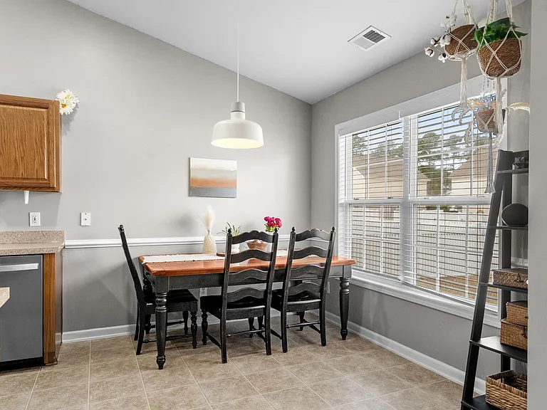 325 Vesta Dr — Photo 11