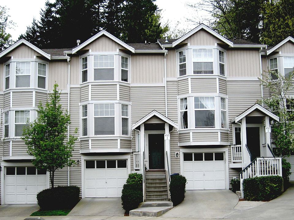 1st image of 17808 NE 96th Way Unit 2