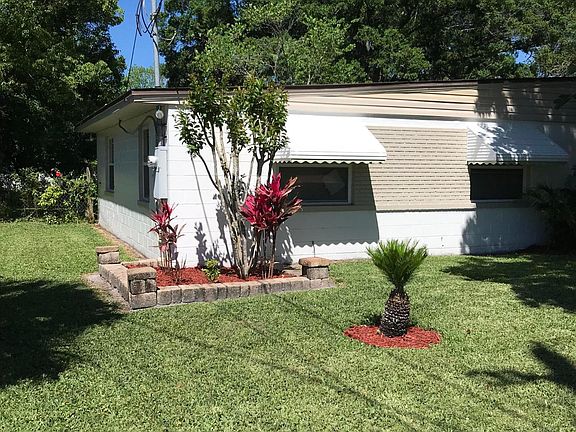3rd image of 4252 Camellia Cir W