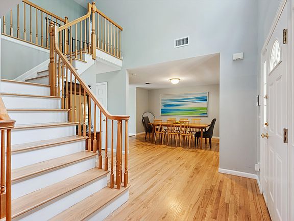 5th image of 19 Petrel Ln