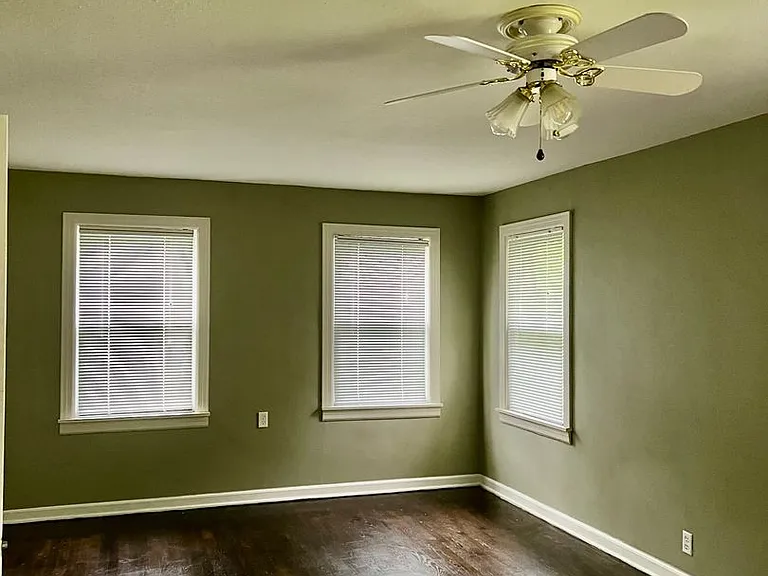 1033 E Kingsbury St — Photo 11