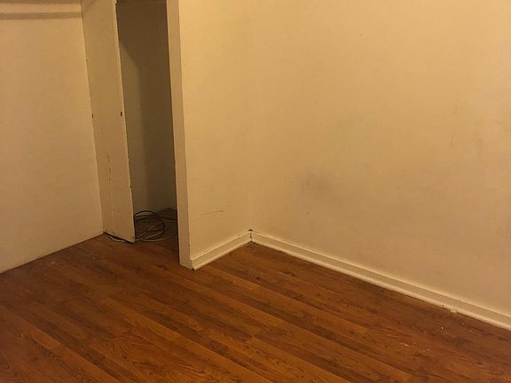 2nd image of 510 S Claremont Ave
