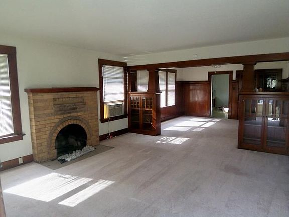 2nd image of 1014 W 5th St