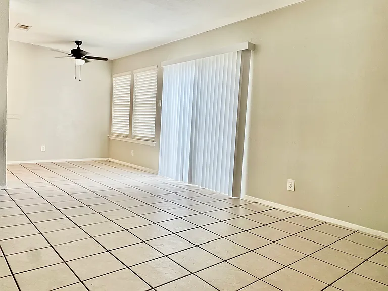 601 Ramble Ln #B — Photo 3