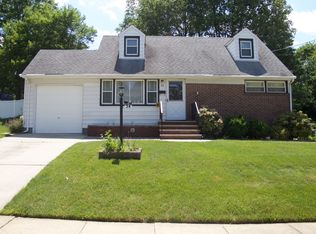 34 Montview Rd, Edison, NJ 08837