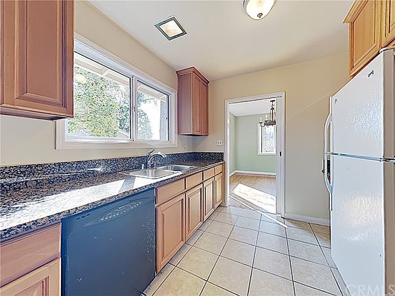 4th image of 316 E Huntington Dr