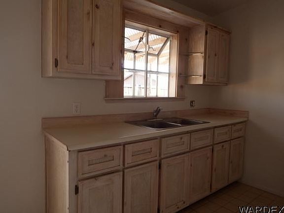5th image of 1213 W 6th St