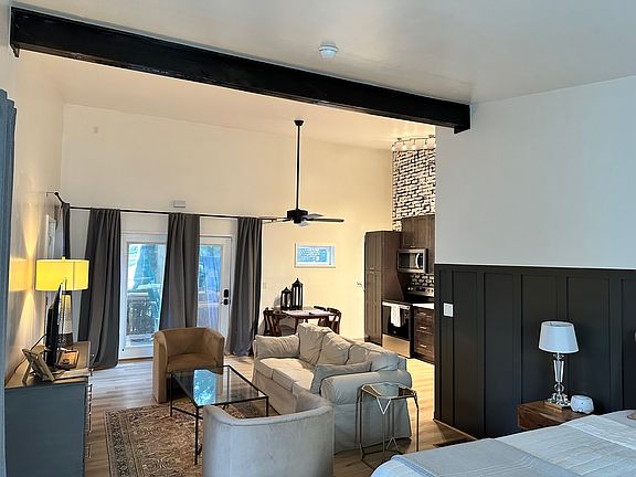 4th image of 832 Hamilton St #1