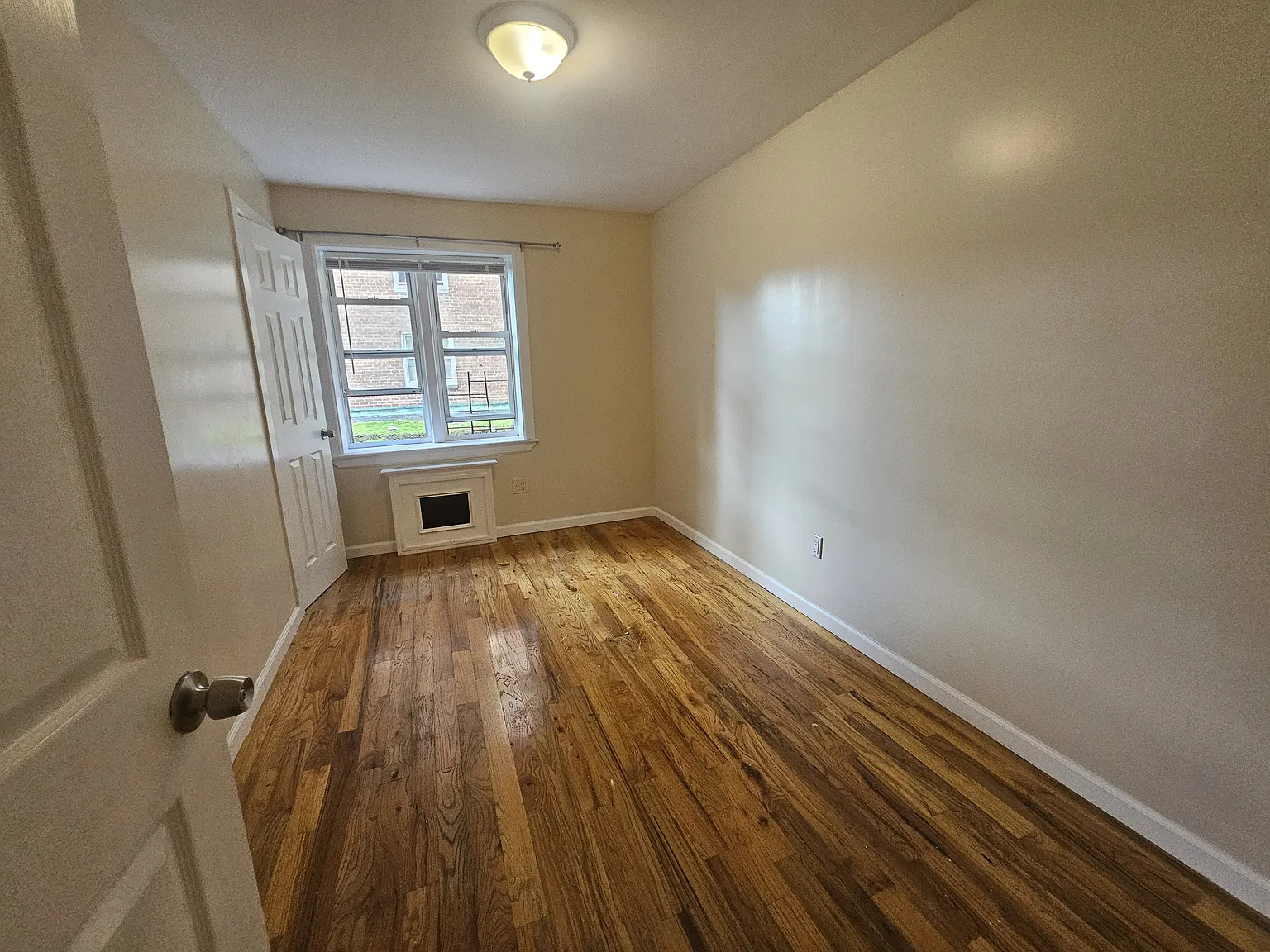 195th St, Hollis — Photo 2