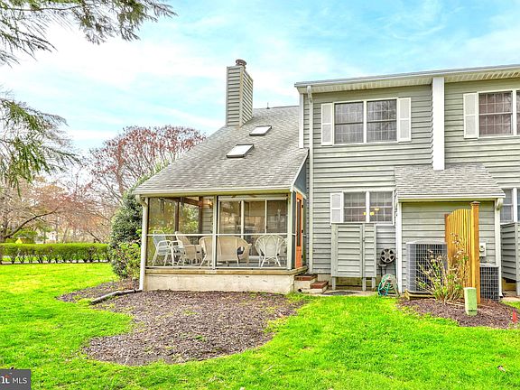 5th image of 39290 Retreat Dr #323