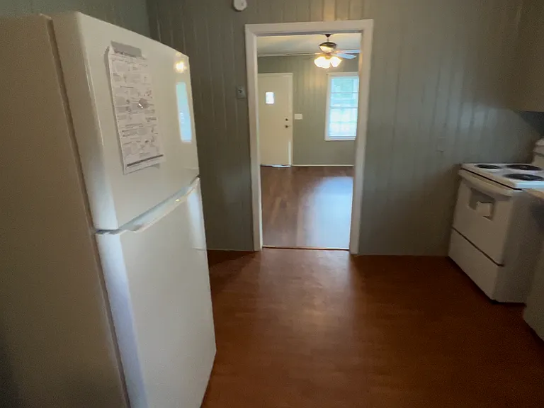 1010 Lynch St — Photo 4