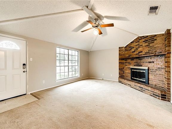 3rd image of 135 Sierra Ct
