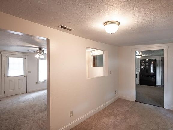 Dining room to kitchen