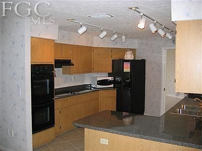 5th image of 1010 NE 15th St