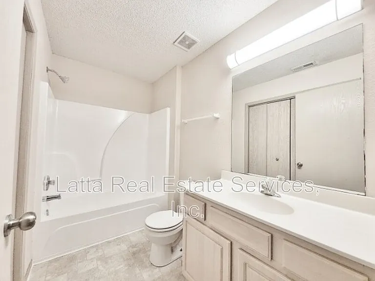 3215 SW Iron Creek Dr — Photo 10