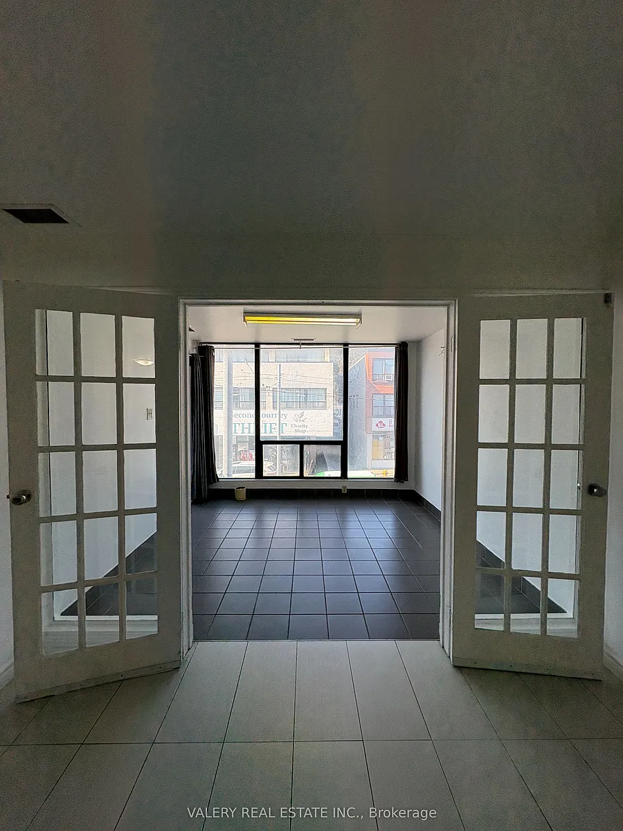 Photo 2 of 13 - 603 Gerrard St E #2 - Toronto, ON Building Photo - 603 Gerrard St E #2
