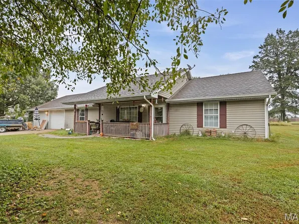 (undisclosed Address), New Bloomfield, MO 65063