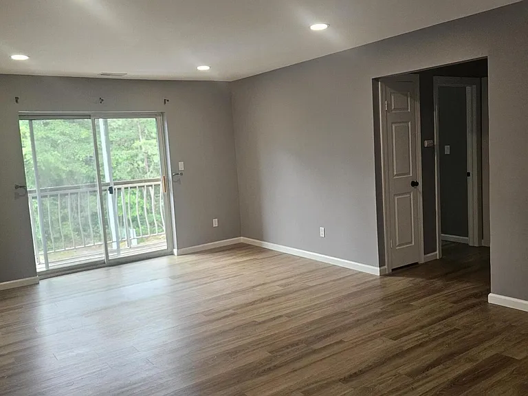 42 Diane Dr — Photo 24