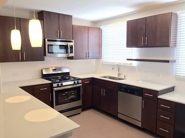 1st image of 1067 Elkgrove Ave APT 1