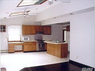 2nd image of 151 Collins Ave