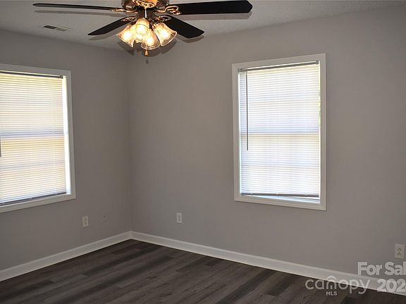 5th image of 203 W Lee Ave