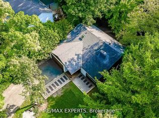 1135 Greenoaks Dr, Mississauga, ON L5J3A1