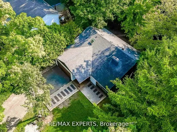 1135 Greenoaks Dr, Mississauga, ON L5J 3A1