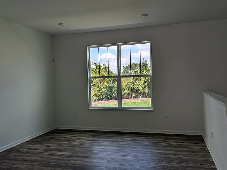 1085 Atterberg Rd — Photo 3