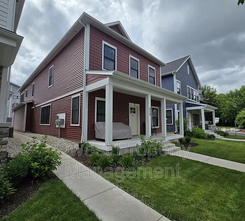 629 Fairview Ave #1