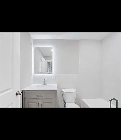 792 S 18th St — Photo 2