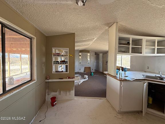 5th image of 1726 E Morris Ln