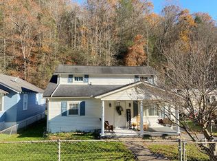 2712 Appalachian Hwy, Pineville, WV 24874