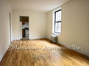 2nd image of 300 W 149th St