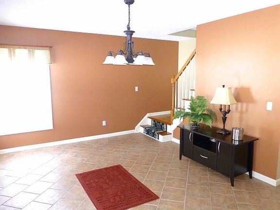 5th image of 533 Acland Blvd