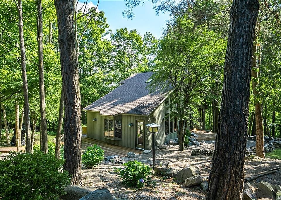 1st image of 4760 Thatchwood Dr