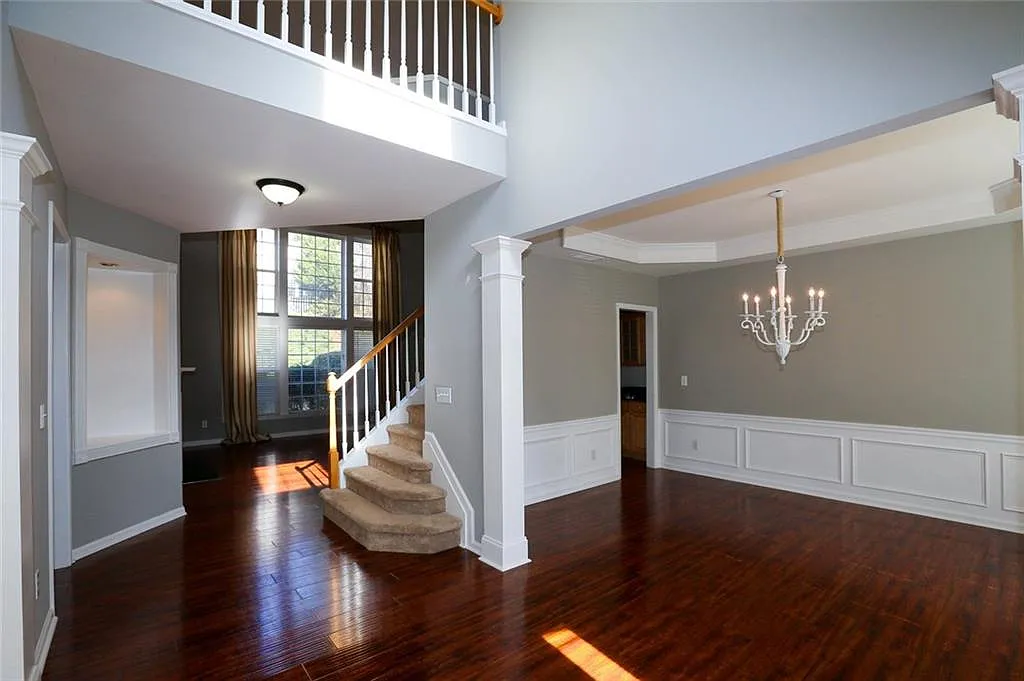 4 bed, 2.5 bath, 3270 sqft, $3,000 — Photo 2