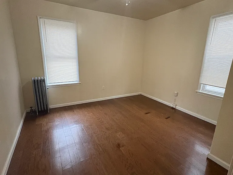 143-147 Huntington Ter #1R — Photo 10