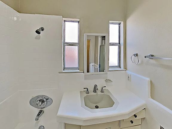 5th image of 1509 Cerritos Ave