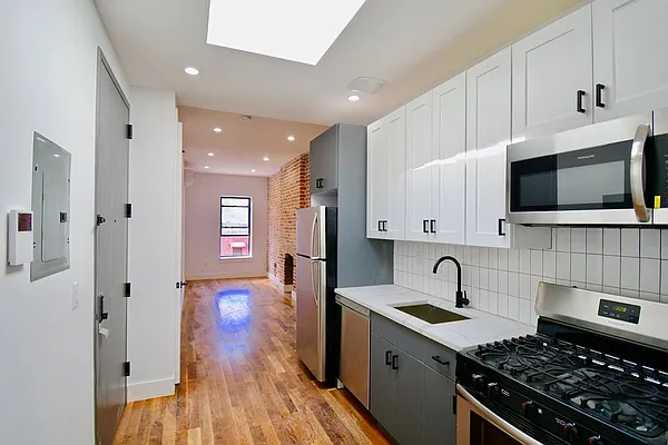 Rented by Brick&Mortar | media 22