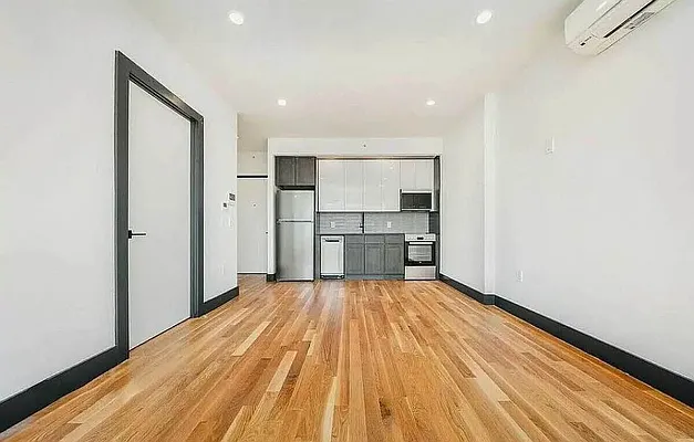 Rented by Reavis | media 10