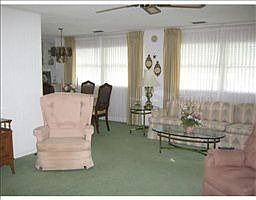2nd image of 2028 White Oak Ln