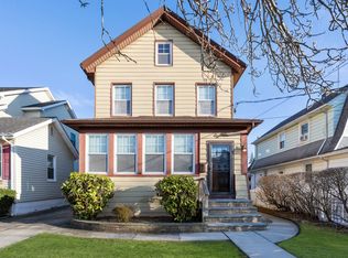 18 Ormond St, Rockville Centre, NY 11570