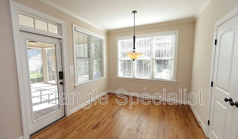 7436 Pomona Ave — Photo 9