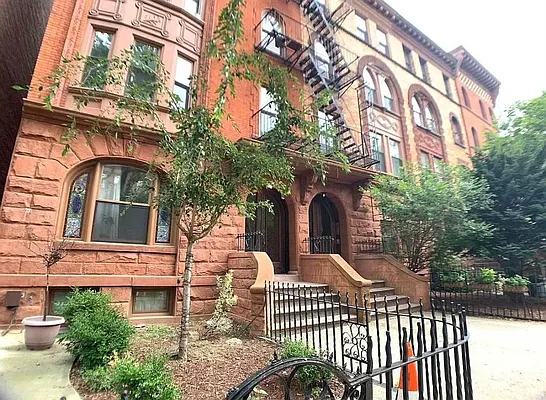 Rented by Cityside Rentals Corp | media 11